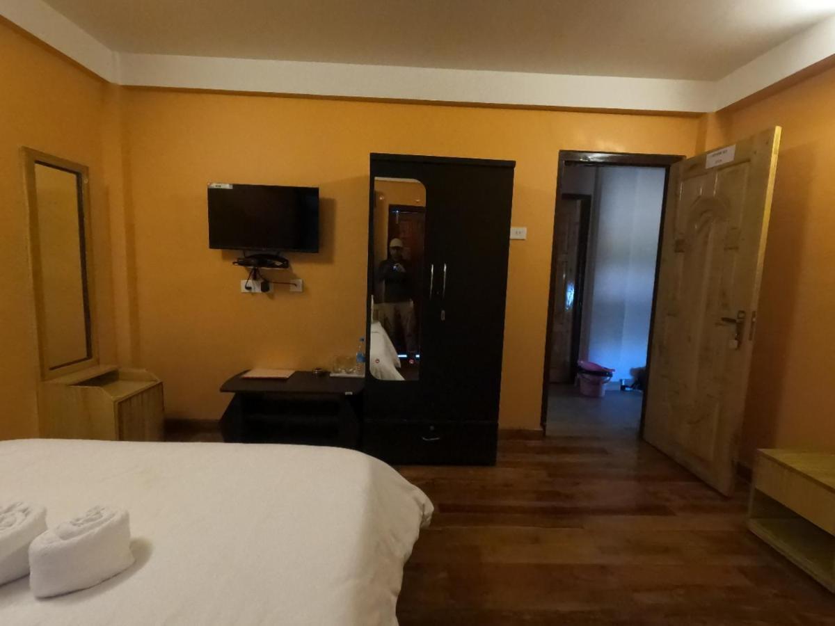 Aurora Guest House Shillong Kültér fotó