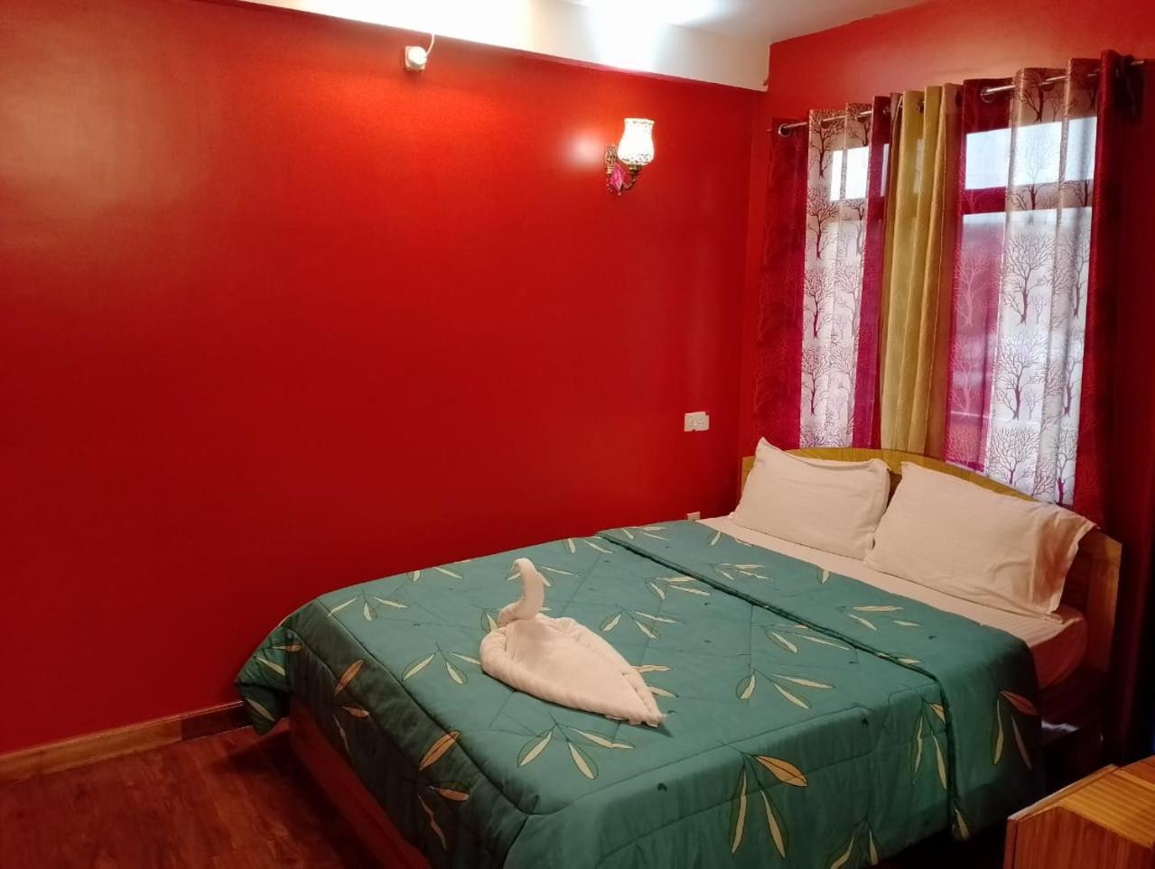 Aurora Guest House Shillong Kültér fotó